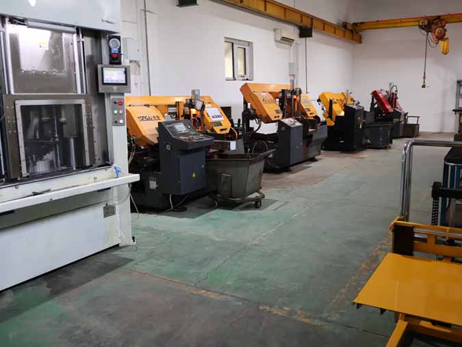 Saw Machine